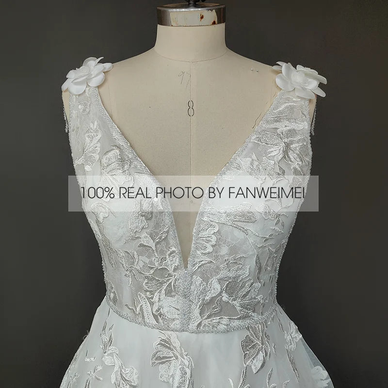 Real Photos Elegant Backless Sleeveless A-Line Tulle Lace Applique Wedding Dress Deep V-Neck Women Bridal Gown for Wedding