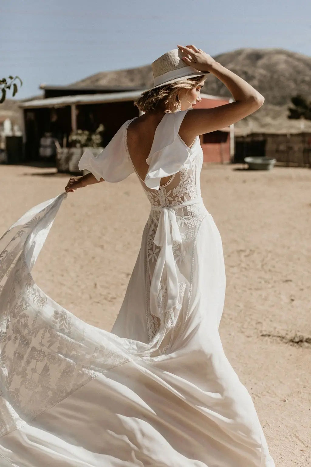 10926#Real Photos Flare Sleeve Lace Bohemian Beach V-Neck Open Back Illusion Wedding Dress Wedding Bridal Gown