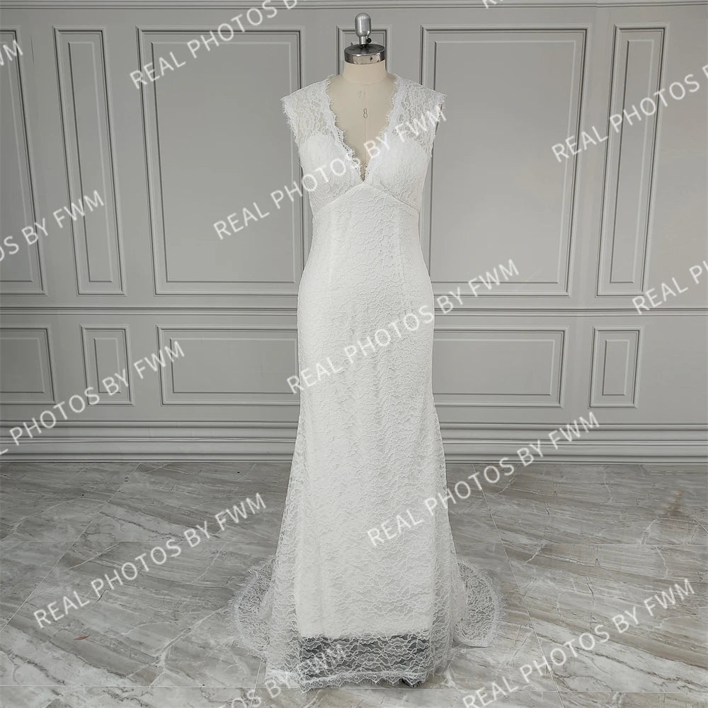 100% Real Photos Simple V-neck Sleeveless Lace Mermaid Wedding Dress Elegant Sweep Train Sleeveless Bridal Gown for Women