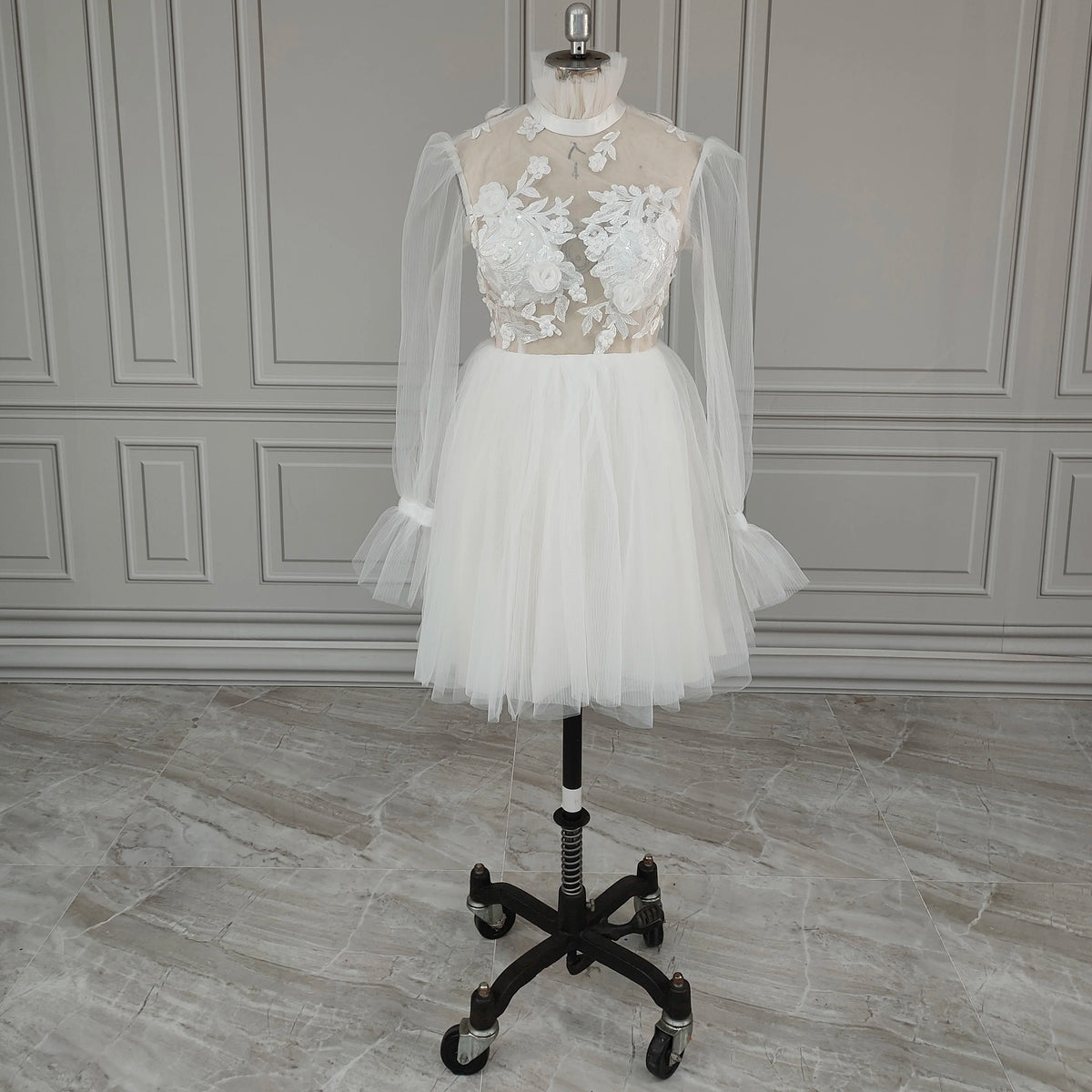 10707# Real Photos High Neck Sexy Long Sleeve A-Line Mini Tulle Boho Open Back Lace Applique Wedding Dress Wedding Bridal Gown