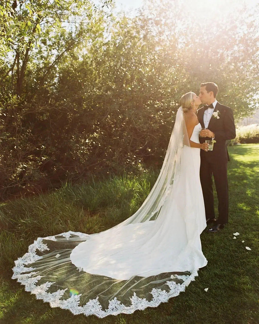 V412  Real Photos High Quality One Layer Appliques Lace Bridal Veil 200CM Wedding Veil Accessories for Wedding