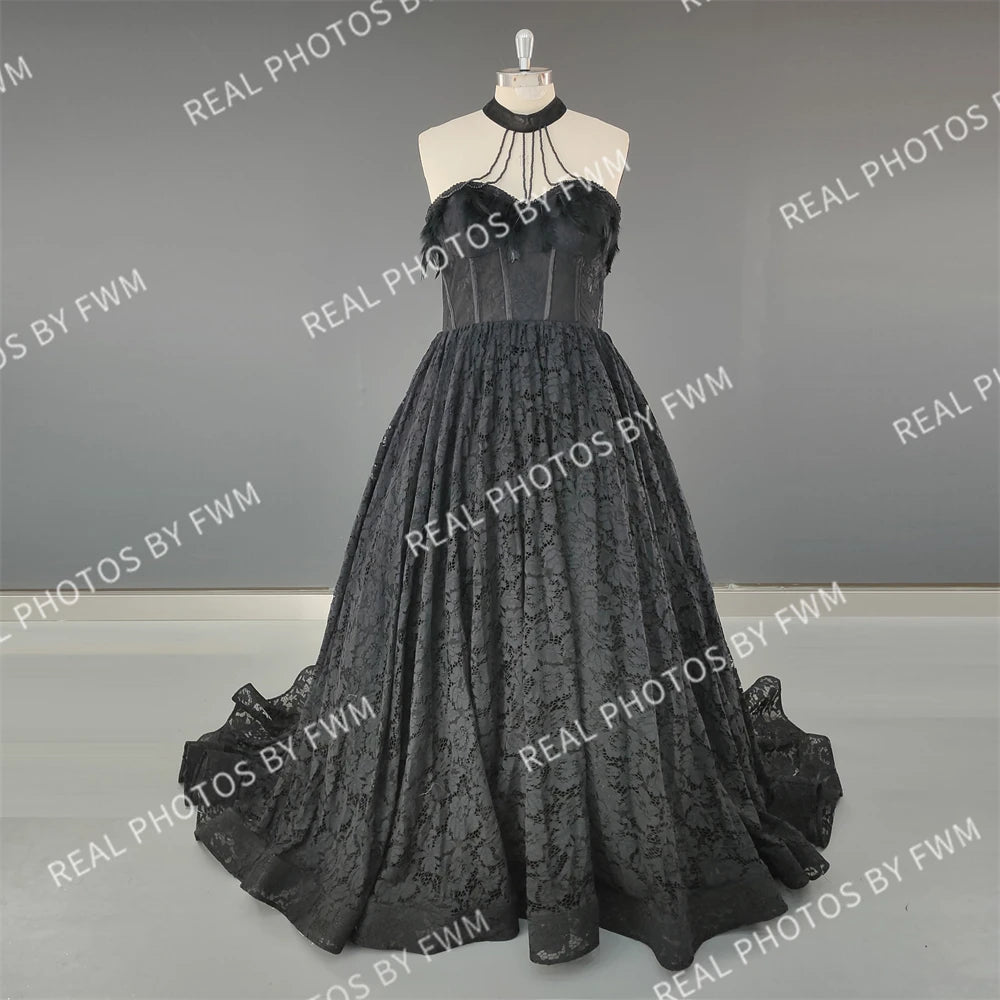 #15358 Real Photos High Quality Black Gothic A-line Feathers Lace Wedding Dress for Women Halter Neck Appliques Bridal Gowns