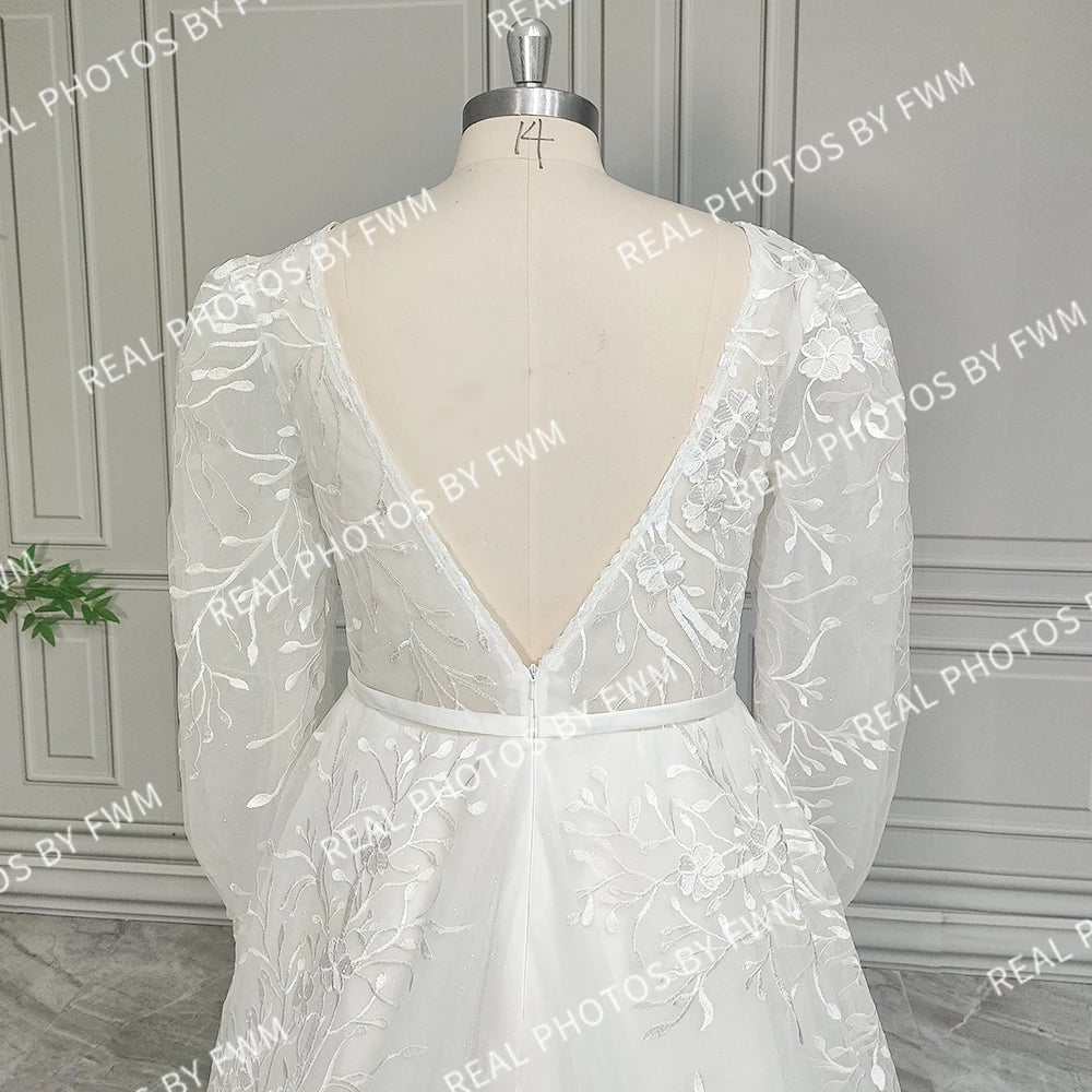 Real Photos High Quality Elegant V-Neck Lace A-line Wedding Dress for Bride Women Long Sleeves Backless Bridal Gown