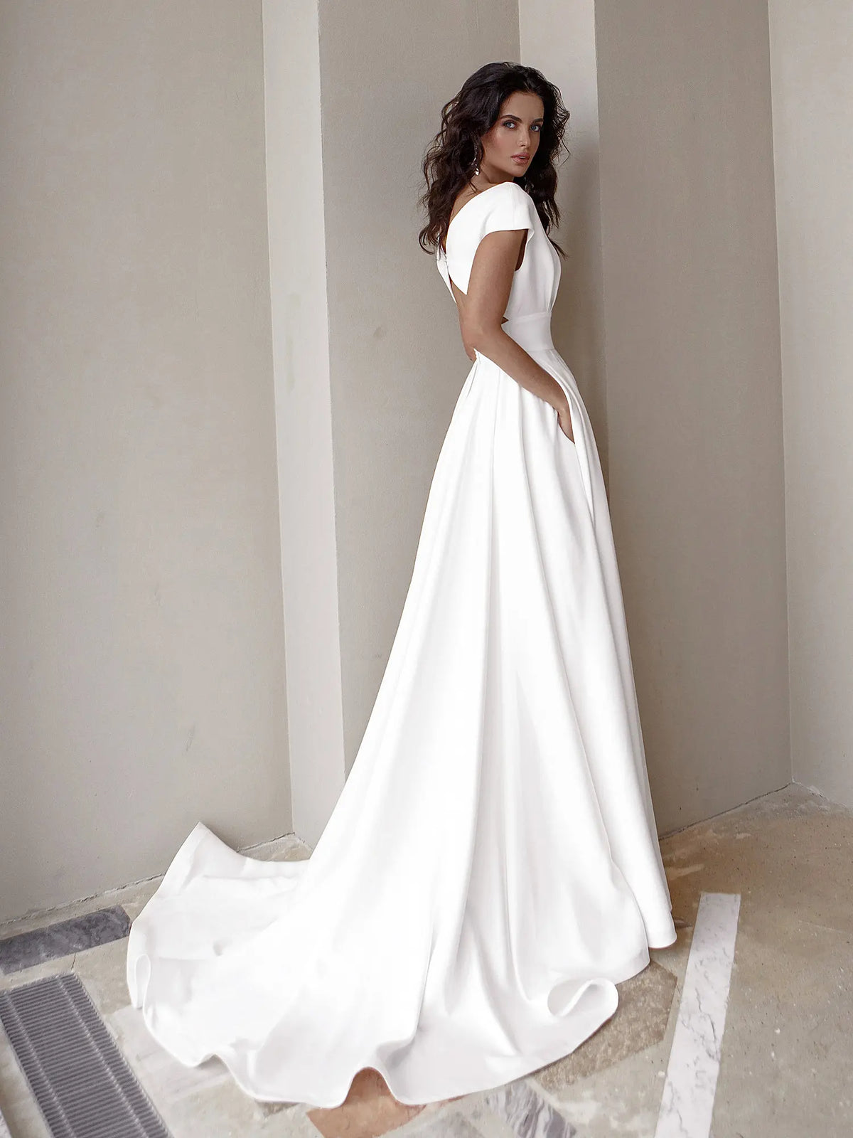 8183#Real Photos Sleeveless Sexy V-Neck Open Back Sheath A-Line Satin Side Pocket Sweep Train Wedding Dress Wedding Bridal Gown
