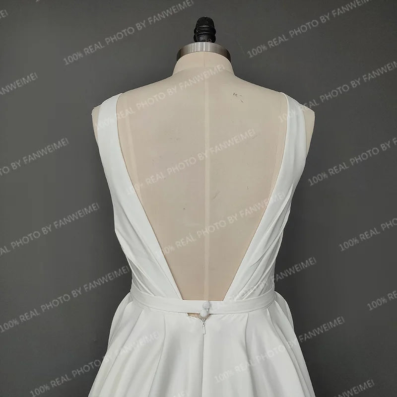 Real Photos Elegant Sleeveless V Neck Wedding Dress for Plus Size Women Simple Sweep Train Satin Bride Gown for Wedding