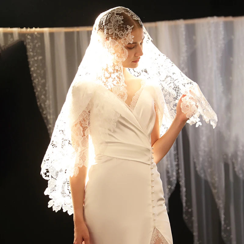 V113# 100% Real Picture Appliques Wedding Veil Length 175 CM Wholesale White Elegant Lace Tulle Edge Bridal Veils Custom Made