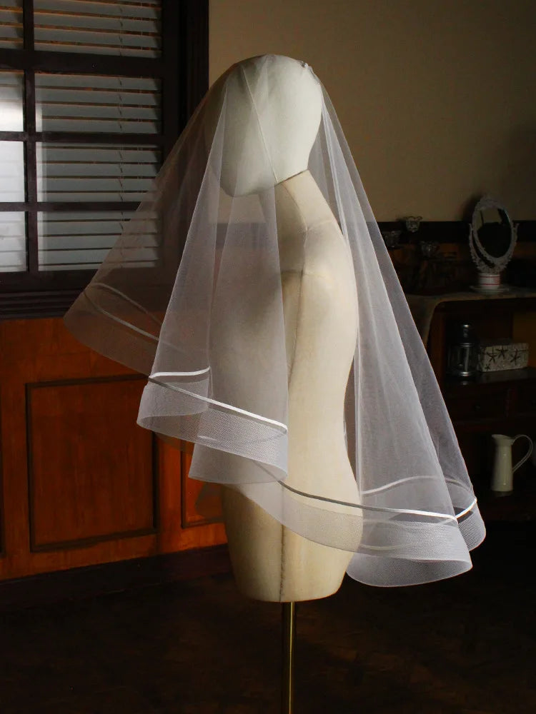 Hot Sell Latest Two Layers Ribbon Edge Tulle Wedding Bridal Veil for Women Lace Wedding Veil