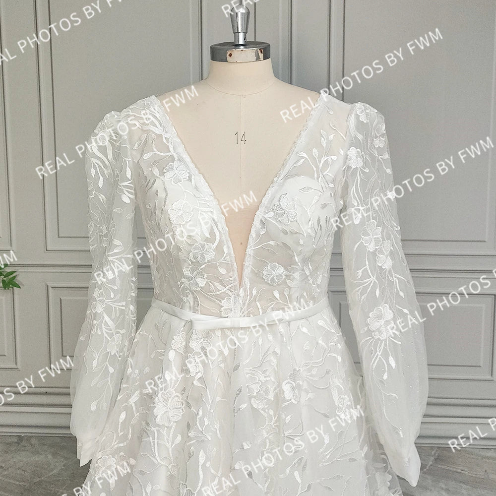 Real Photos High Quality Elegant V-Neck Lace A-line Wedding Dress for Bride Women Long Sleeves Backless Bridal Gown