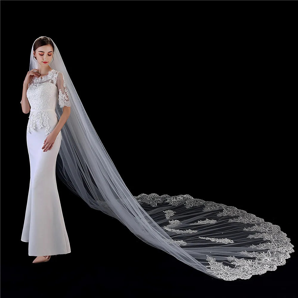 Hot Sell Latest Long Wedding Bridal Veil for Women Lace Royal Train Wedding Veil With Appliques Lace 2024