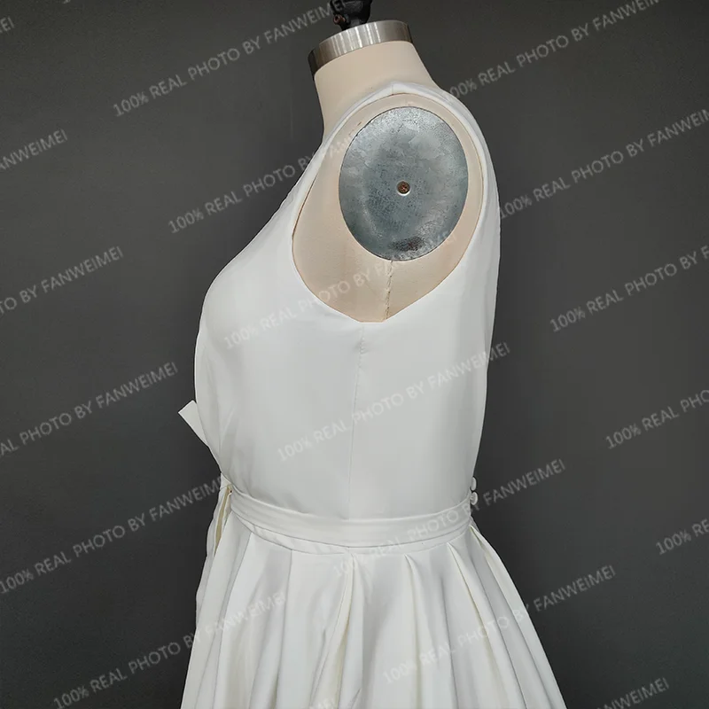 Real Photos Elegant Sleeveless V Neck Wedding Dress for Plus Size Women Simple Sweep Train Satin Bride Gown for Wedding