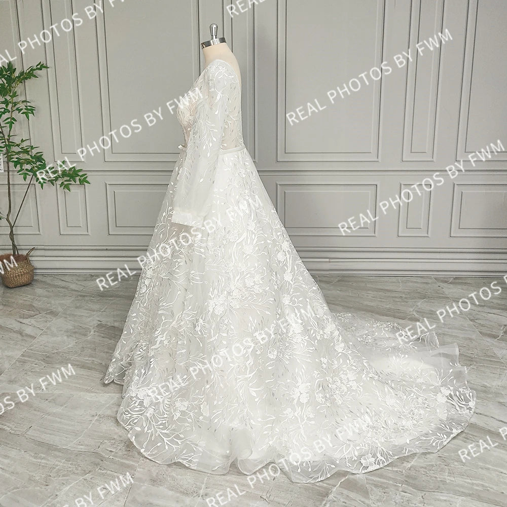 Real Photos High Quality Elegant V-Neck Lace A-line Wedding Dress for Bride Women Long Sleeves Backless Bridal Gown