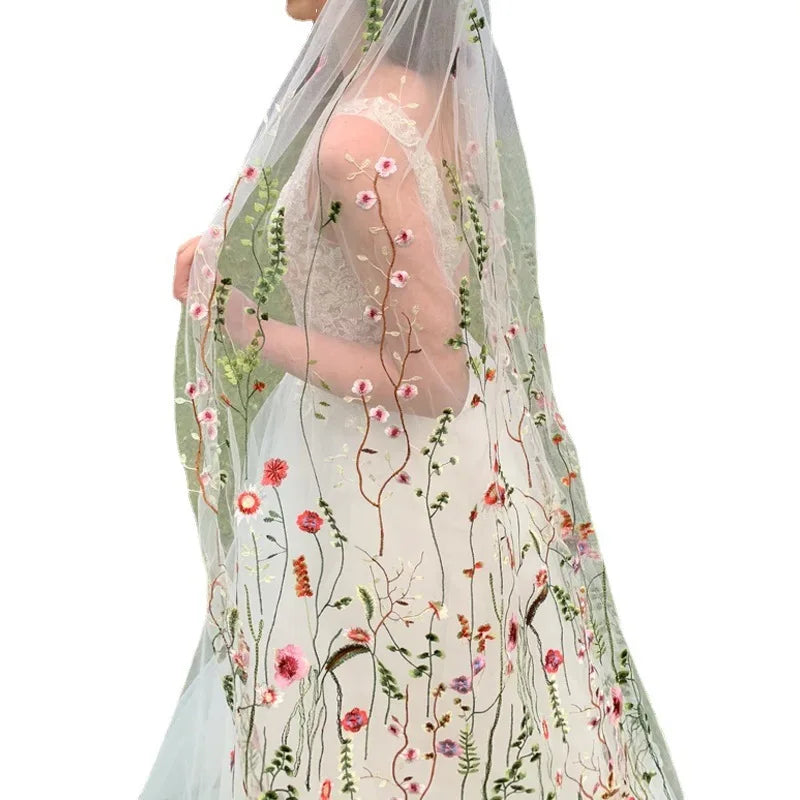 Hot Sell Latest Long Tulle Wedding Bridal Veil Lace Wedding Veil With Appliques Lace  Wedding Veil