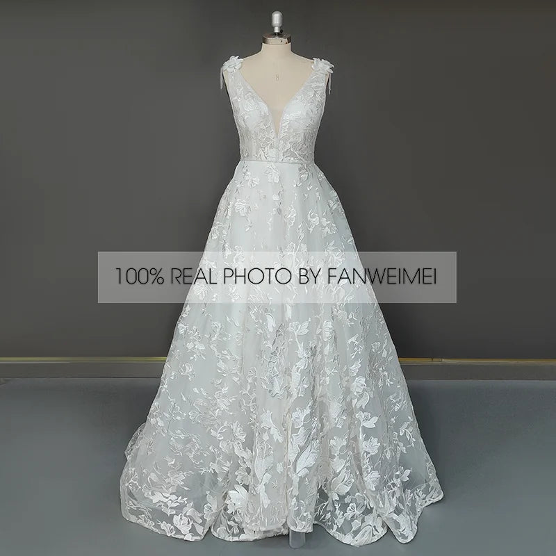 Real Photos Elegant Backless Sleeveless A-Line Tulle Lace Applique Wedding Dress Deep V-Neck Women Bridal Gown for Wedding