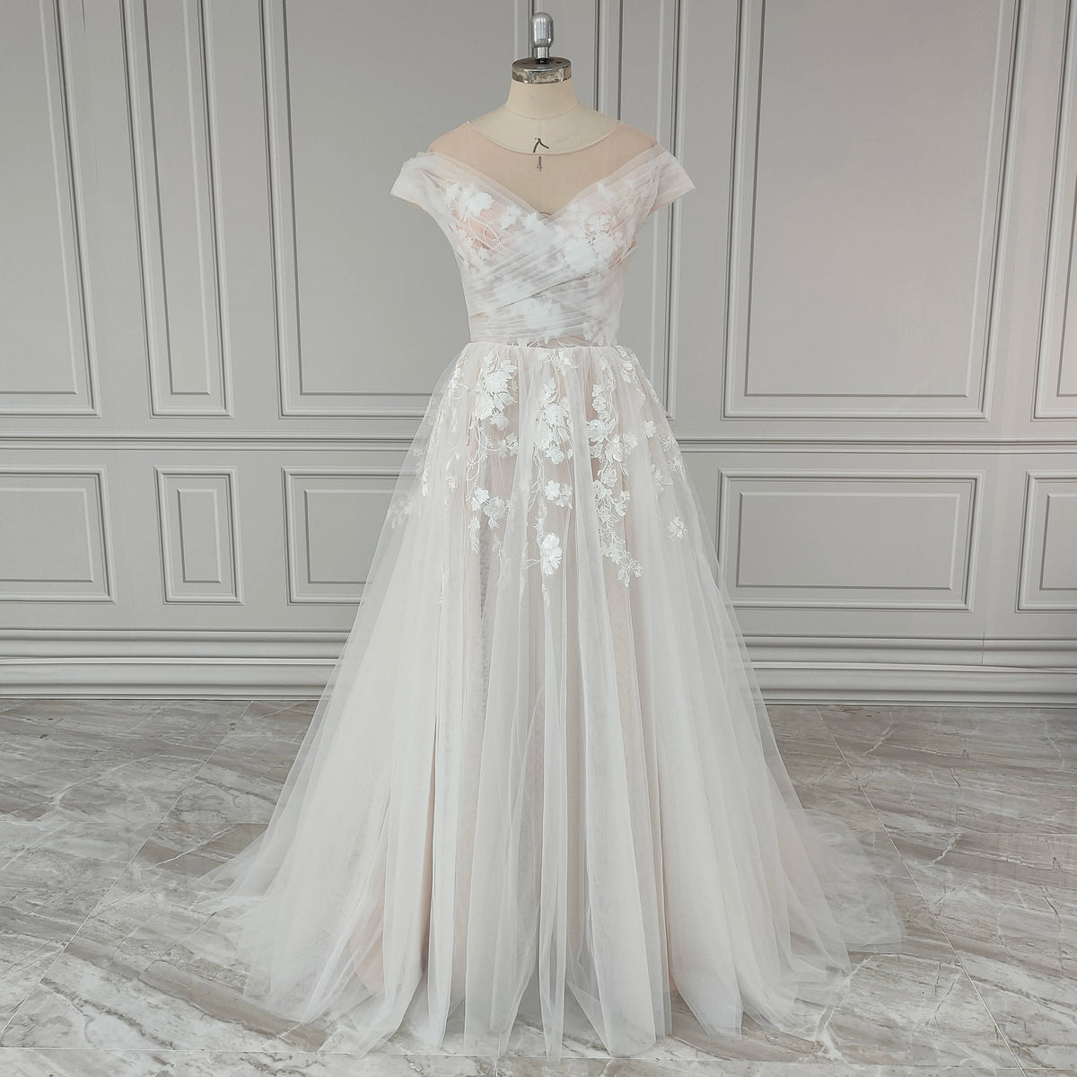Real Photos Off Shoulder V-neck Backless A-line Wedding Dress Elegant Ruffles Lace Sweep Train Bridal Gown Bridal Dress