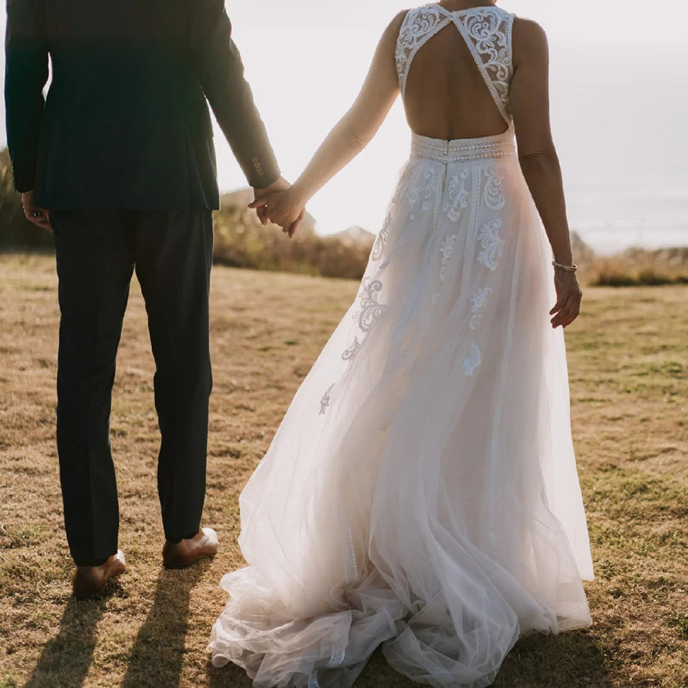 12640# Real Photos V-neck Backless Appliques Illusion Lace Wedding Dress Exquisite Sweep Train A-line Bridal Gown for Party